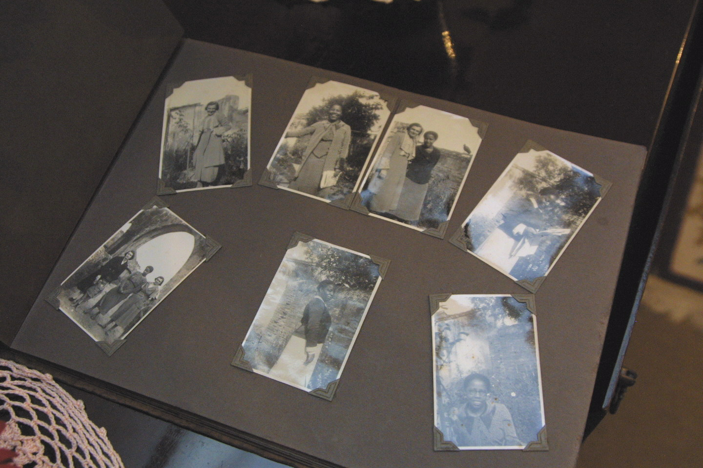 Fotos do acervo de Antonieta de Barros disponíveis no Memorial Antonieta da Barros